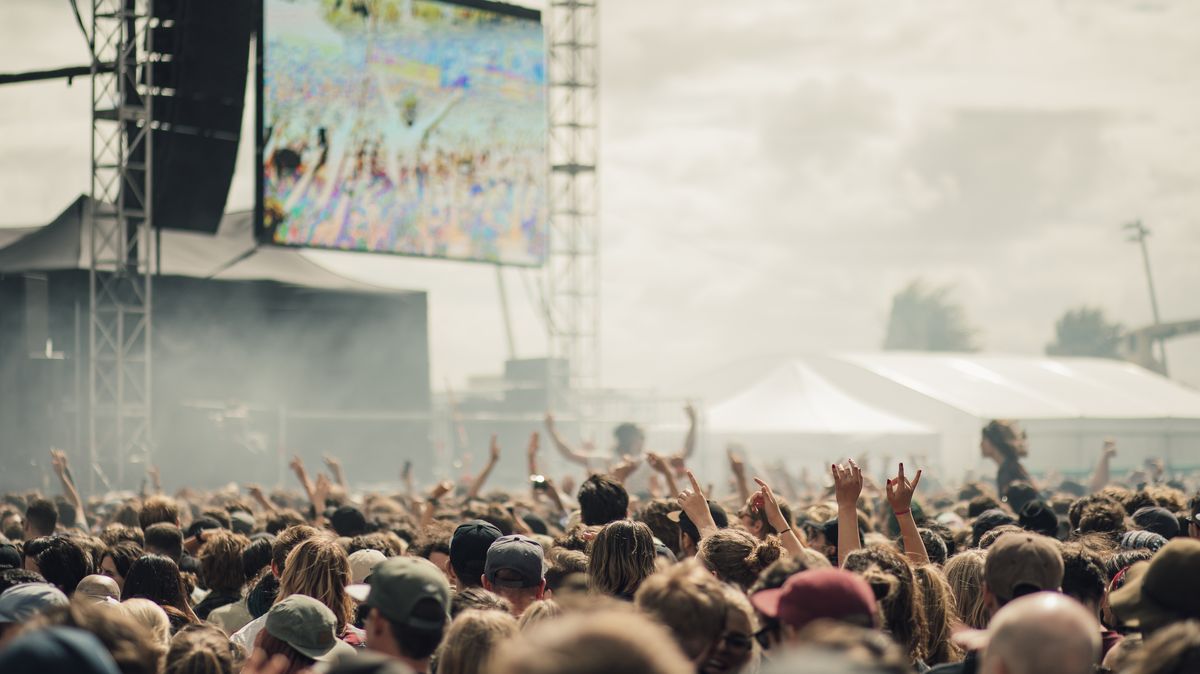 Letní festivaly populární hudby oznamují hlavní hvězdy a doprovodné programy